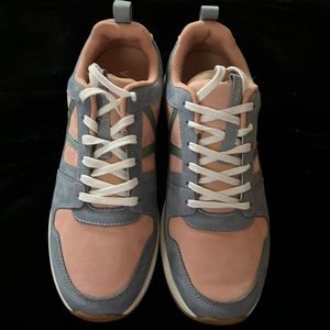 Vionic Rechelle Nubuck Tennis Shoes NIB